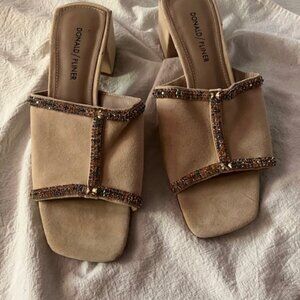 Pair Donald Pliner Sandals